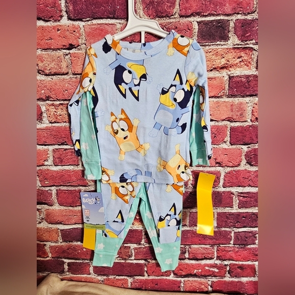 Kids Pajamas - Bluey 2 Sets Size 18mth - Picture 5 of 8